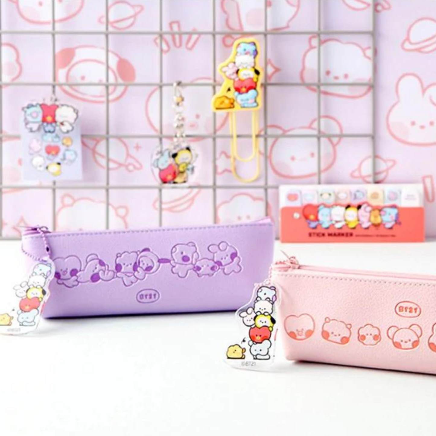 BT21 Minini Triangle Pouch with Keyring